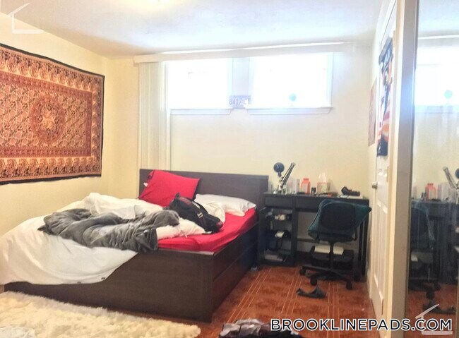 94 Pleasant St in Brookline, MA - Building Photo - Building Photo