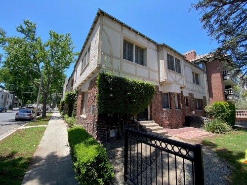9211 Alden Dr in Beverly Hills, CA - Foto de edificio - Building Photo