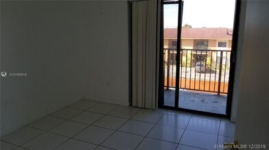 2319 W 60th St-Unit -D203 in Hialeah, FL - Building Photo - Building Photo