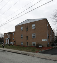 Crestwood Apartments in Philadelphia, PA - Building Photo - Building Photo