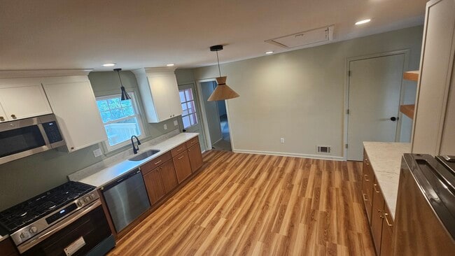 32 Mountain Ave, Unit Apt 2-2nd Floor