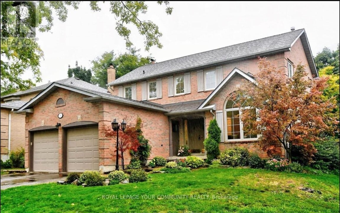 188 Tamarac Trail in Aurora, ON - Building Photo