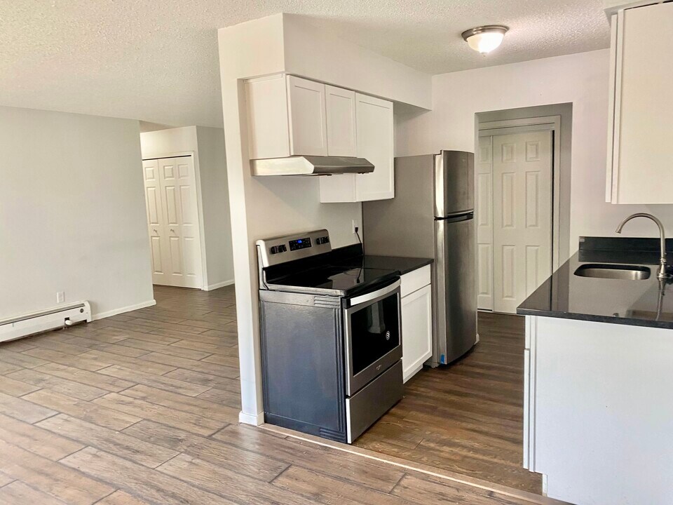 747-711 11th Ave S Photo