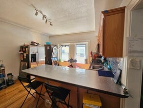 1 Vassar Ave, Unit Room2 in Newark, NJ - Foto de edificio - Building Photo