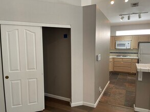 135 Wildhorn Ct in Henderson, NV - Building Photo - Building Photo