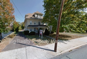 477 E Main St in Collegeville, PA - Building Photo