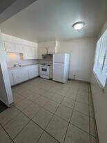 3044 N Fruit Ave, Unit Fruit #Q in Fresno, CA - Building Photo