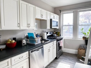 24 Lanark Rd, Unit 11 in Boston, MA - Building Photo - Building Photo
