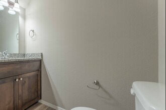 Oakwood Heights Townhomes in Republic, MO - Foto de edificio - Building Photo