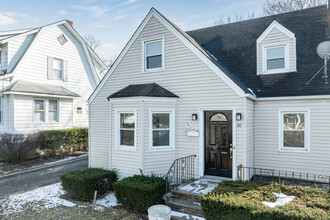 40 Hickory Ave in Bergenfield, NJ - Building Photo - Building Photo