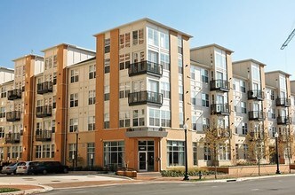 Silverton Condominiums in Silver Spring, MD - Building Photo - Building Photo