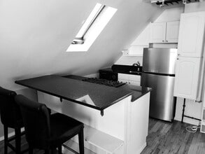 2321 W Belmont Ave, Unit 3F in Chicago, IL - Foto de edificio - Building Photo