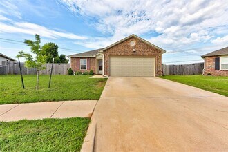 10544 NW 17th St in Oklahoma City, OK - Building Photo - Building Photo