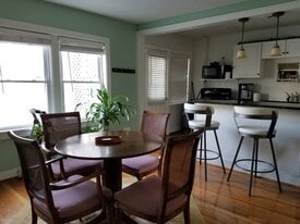 212 Emanuel Cleaver II Blvd, Unit KC Plaza in Kansas City, MO - Building Photo