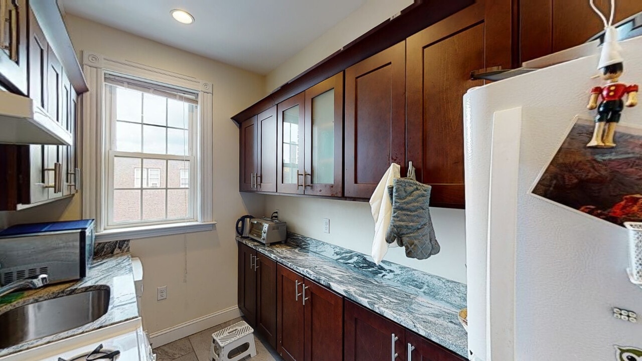 133 Glenville Ave, Unit 15-8 in Boston, MA - Foto de edificio