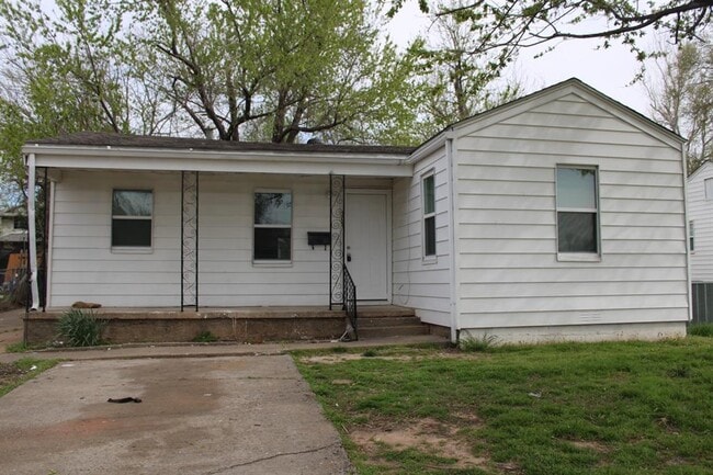 property at 305 W Lilac Ln