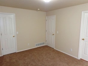 4445 S Wakeport Bay in West Valley City, UT - Building Photo - Building Photo