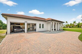 12289 Alamansa Ln in Bonita Springs, FL - Foto de edificio - Building Photo