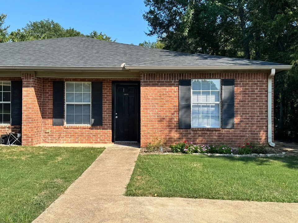 16011 Echo Glen Dr in Tyler, TX - Building Photo