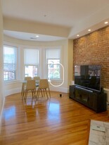 15 Blackwood St, Unit 4 in Boston, MA - Building Photo