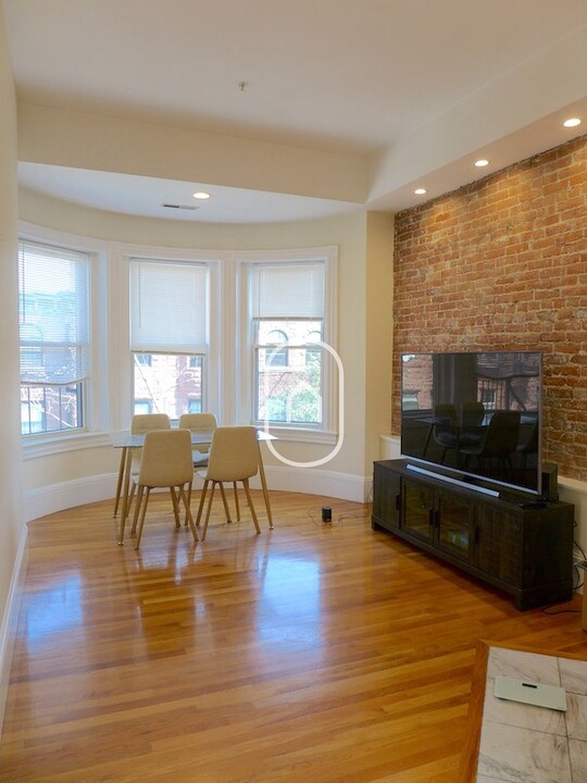 15 Blackwood St, Unit 4 in Boston, MA - Foto de edificio
