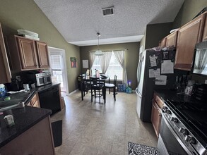 4273 Holliday Rd in College Park, GA - Building Photo - Building Photo