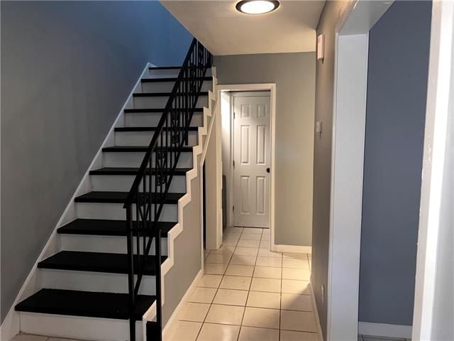 5704 Count Ln in New Orleans, LA - Foto de edificio - Building Photo