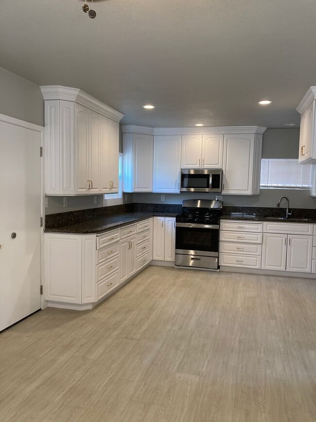 6337-6339 Canobie Ave in Whittier, CA - Building Photo - Building Photo