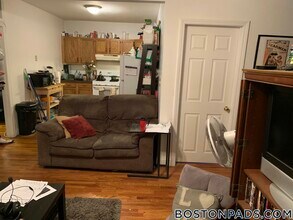 19 Egremont Rd, Unit 1 in Boston, MA - Building Photo - Building Photo