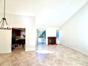 59 Bridgeport in Irvine, CA - Building Photo - Building Photo