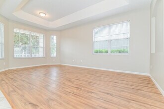 14221 Lake Live Oak Dr in Orlando, FL - Building Photo - Building Photo