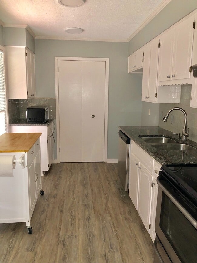 1345 Zephyr Hills Dr in Montgomery, AL - Building Photo - Building Photo