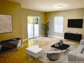 3193 Ohio St in Miami, FL - Building Photo - Building Photo