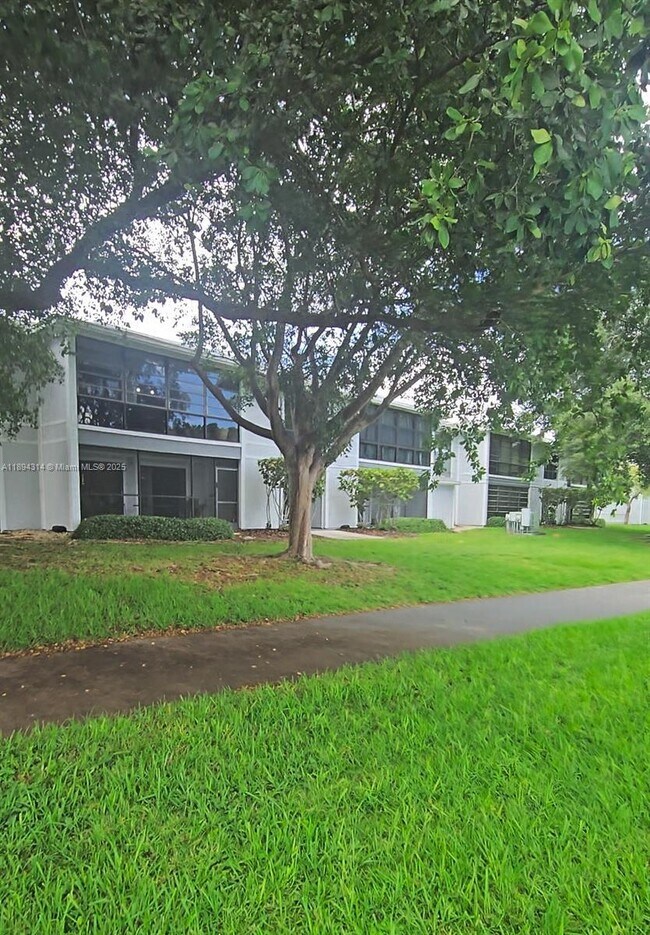 9723 Hammocks Blvd