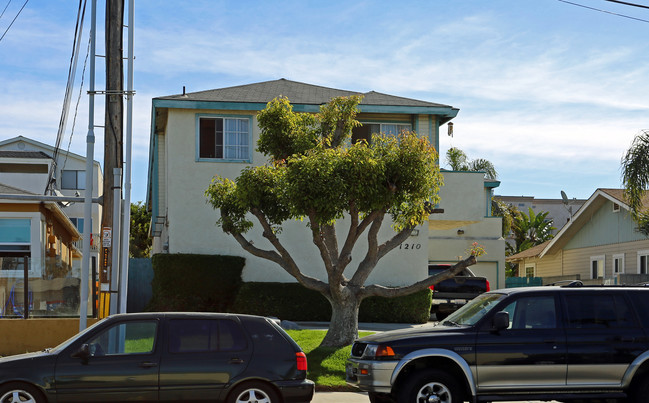 1210 S Ditmar St in Oceanside, CA - Building Photo - Building Photo