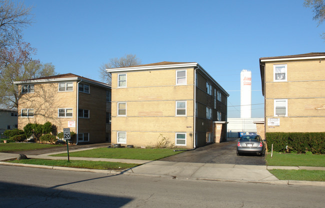 1946 N 19th Ave in Melrose Park, IL - Building Photo - Building Photo