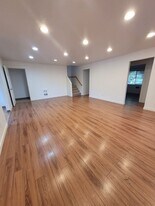 140 B St in Springfield, OR - Building Photo