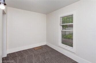 1215 Clark St in Des Moines, IA - Building Photo - Building Photo
