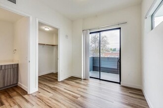 950 Lofts in Oakland, CA - Foto de edificio - Building Photo