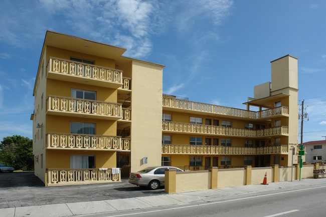 Flagler Club Apartments in Miami, FL - Foto de edificio - Building Photo