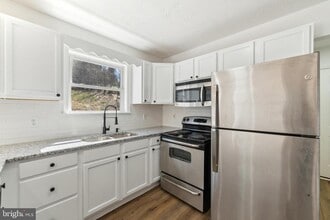 21 Zinn Way in Linden, VA - Building Photo - Building Photo