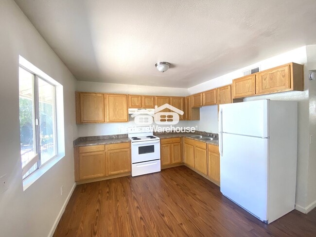 325 S Pioneer in Mesa, AZ - Building Photo - Building Photo