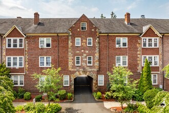 Claremont in New Haven, CT - Building Photo - Building Photo
