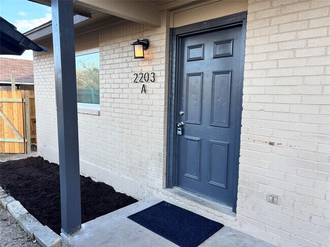 2203 Donahue Ln in Austin, TX - Building Photo - Building Photo