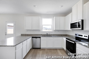 7915 canyon wren in San Antonio, TX - Foto de edificio - Building Photo