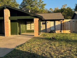 903 Fieldwood Dr in Austin, TX - Building Photo - Building Photo