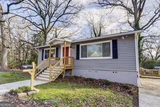 284 Barfield Ave SW in Atlanta, GA - Building Photo - Building Photo