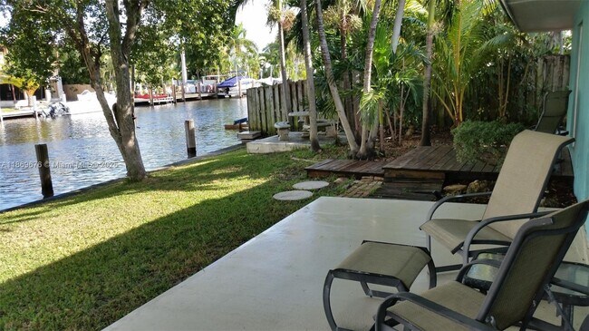 2025 NE 24th St in Wilton Manors, FL - Building Photo - Building Photo