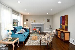 5815 Arbroath Dr in Clinton, MD - Building Photo