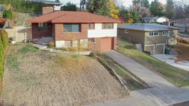 property at 5606 N Sutherlin St